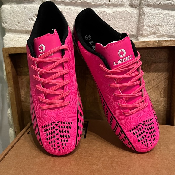 LEOCI Soccer Cleats, Unisex, Size 7.5M/8.5W, Neon Pink, Rugby, Soccer, Sports - Picture 3 of 8